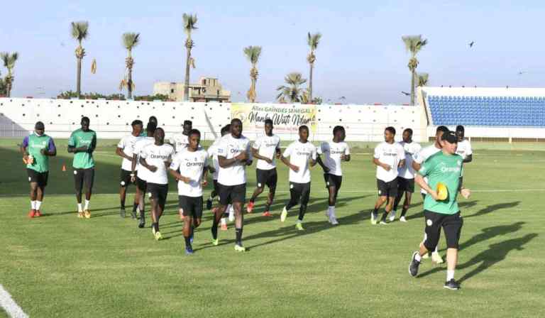 Voici la première séance d’entraînement des Lions au Cameroun