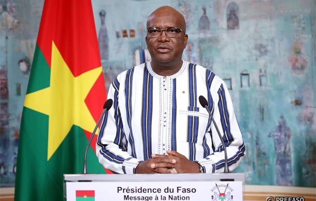 Burkina Faso : Des militaires prennent le pouvoir, le Président démissionne