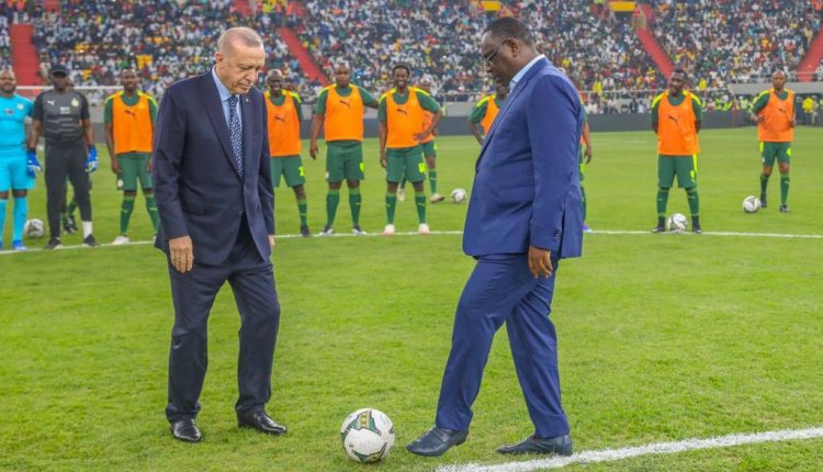 Macky Sall annonce un programme national de soutien au football local