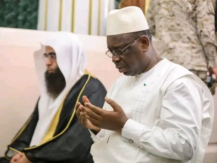 Décès enregistrés après les fortes pluies : Depuis la Mecque, Macky Sall présente ses condoléances