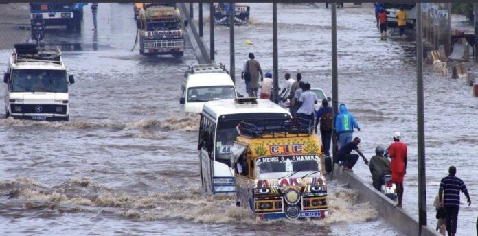 Pluies diluviennes : Dakar sous les eaux, bonjour les bouchons