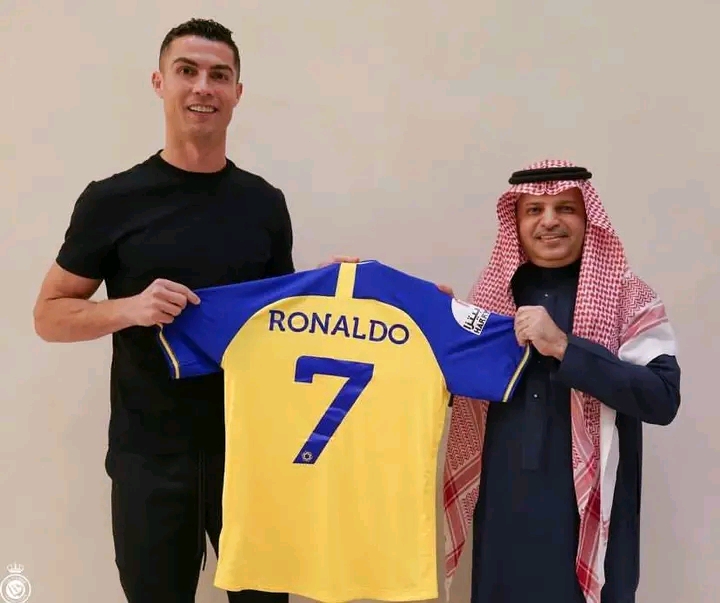 Mercato : Cristiano Ronaldo s’engage avec le club saoudien Al-Nassr pour 2 ans