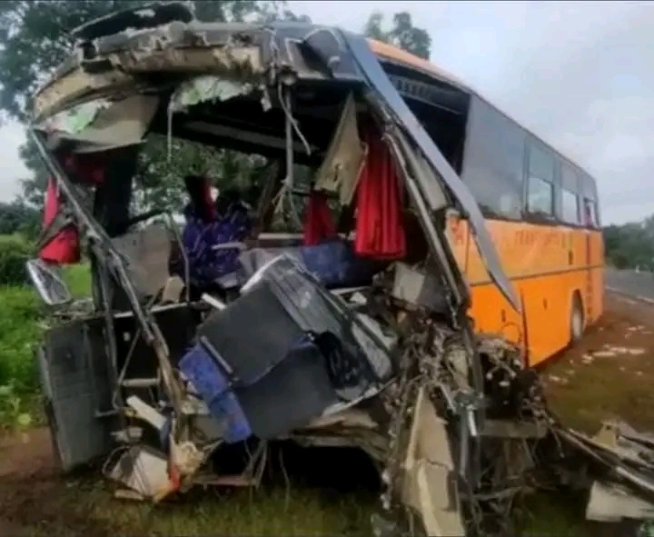 Le Sénégal en deuil : La collision de 2 bus fait plus de 40 morts et plusieurs blessés graves