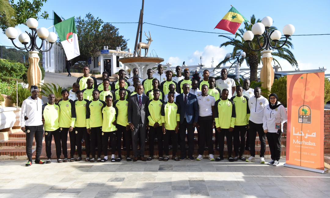 CHAN 2023 : L’équipe nationale du Sénégal en compagnie du ministre des sports et le président de la FSF avant le match contre la Côte d’Ivoire