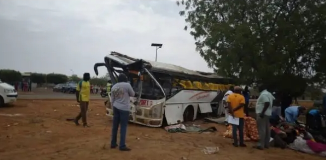 Louga : : Un bus se renverse et fait cinq morts