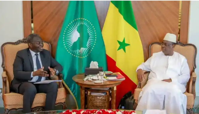 Le chef de l’État Macky SALL a reçu le Président de la commission de l’UEMOA