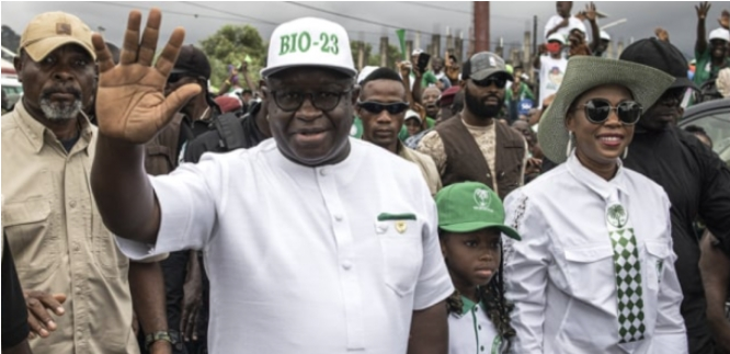 Sierra Leone : Le président sortant Julius Maada Bio réélu avec 56,17%