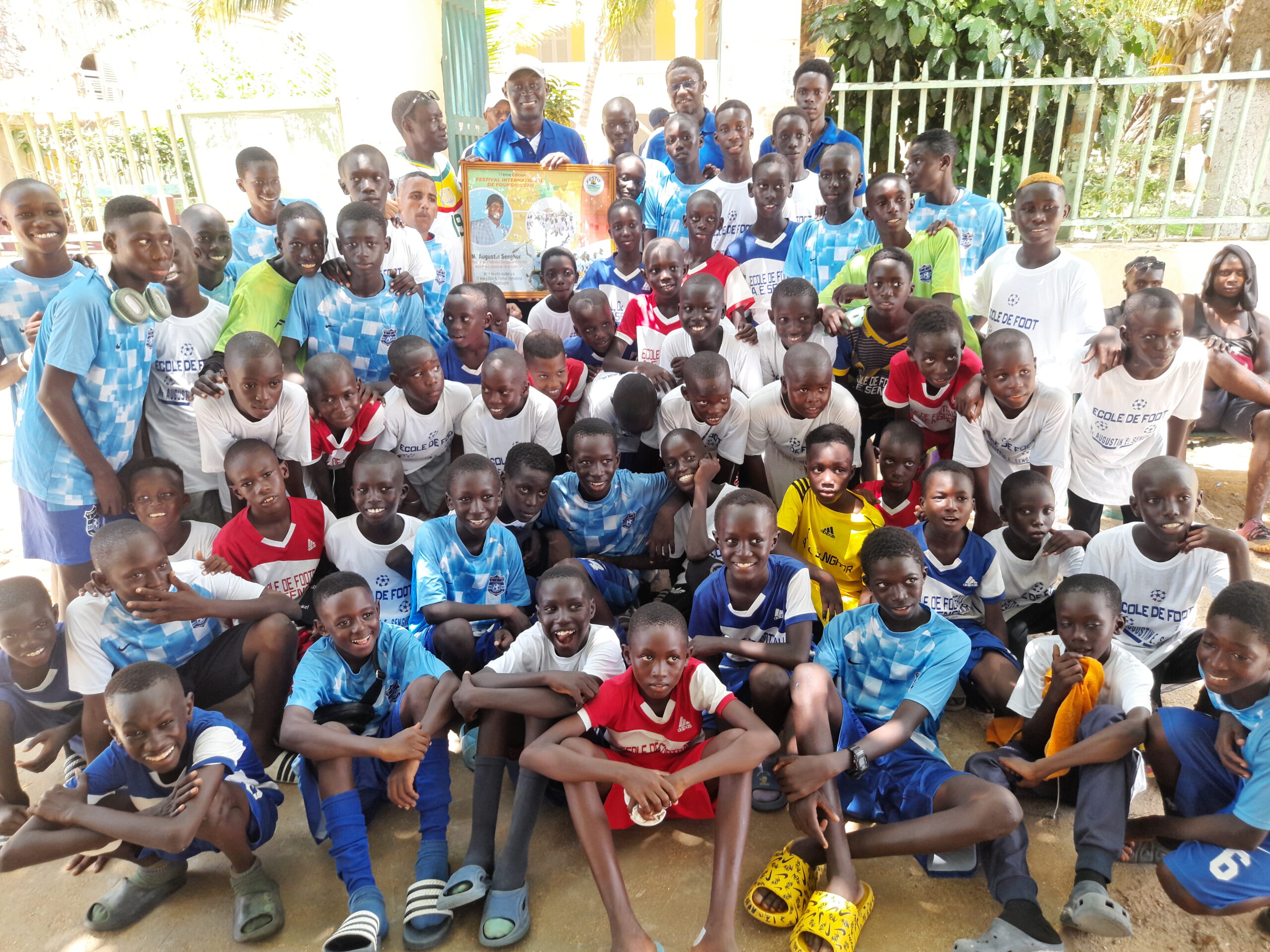 Île de Gorée : Les enfants de l’école de football de Foundiougne chez leur parrain Me Augustin Senghor