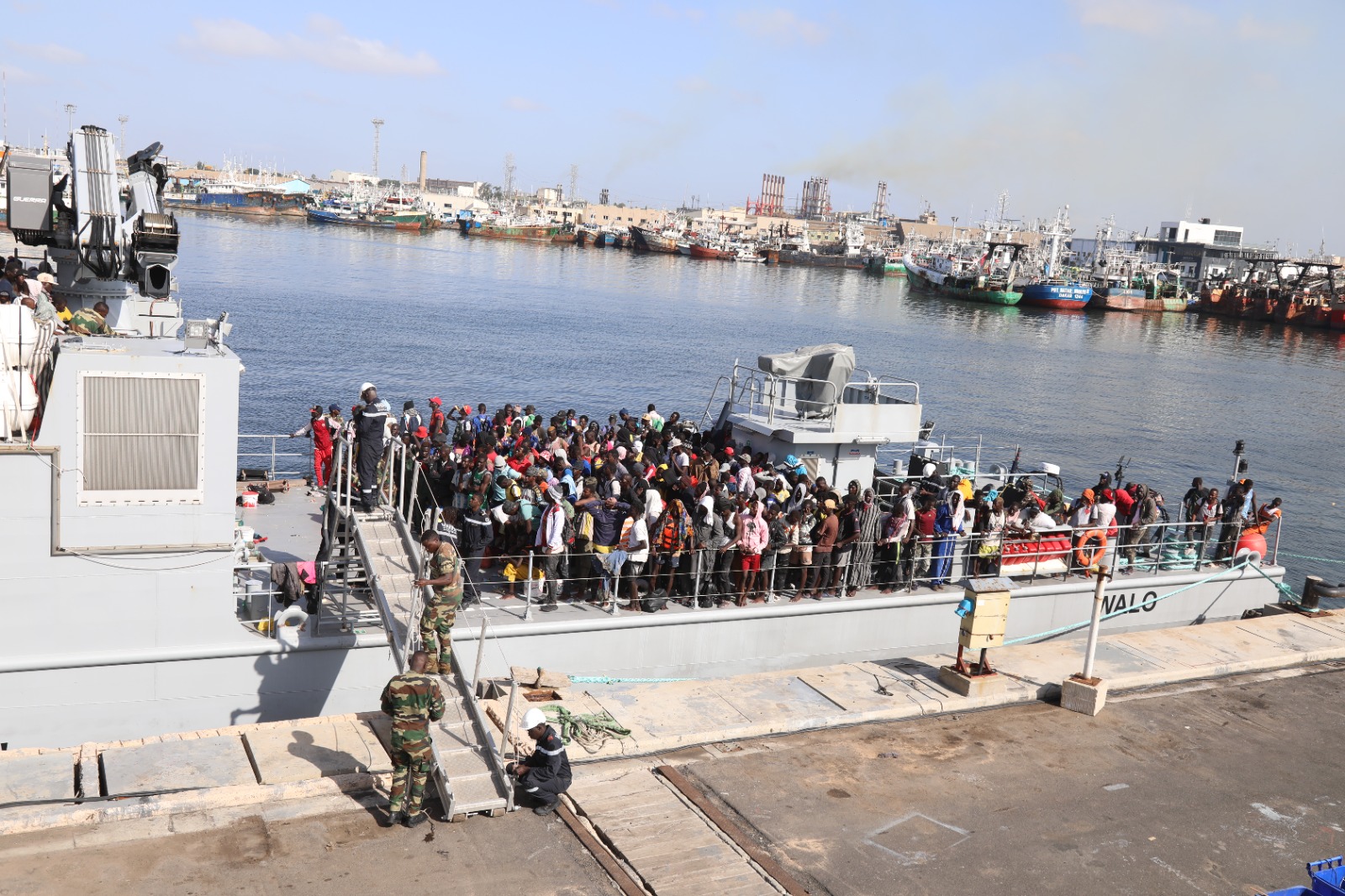 Sénégal : Une pirogue débarque aux Canaries, deux autres interceptées par la Marine nationale