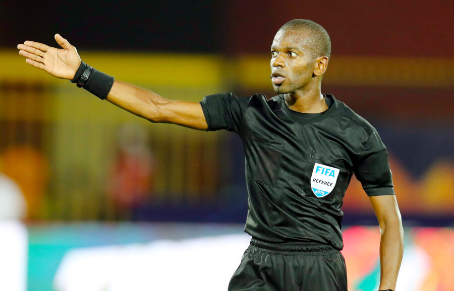 CAN 2024 : Un arbitre central et deux assistants sénégalais retenus par la CAF