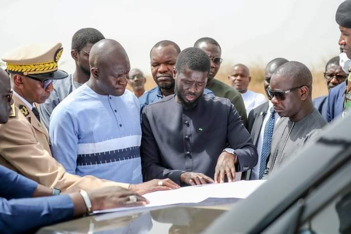 Foncier : Le Président Diomaye effectue une visite surprise à Mbour 4 Thiès