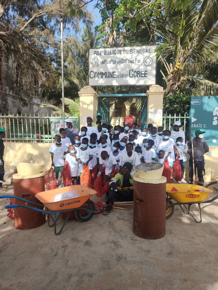 Cleaning Day : Le préfet de Dakar Chérif Blondin Ndiaye et les Goréens répondent favorablement à l’appel du Président Diomaye