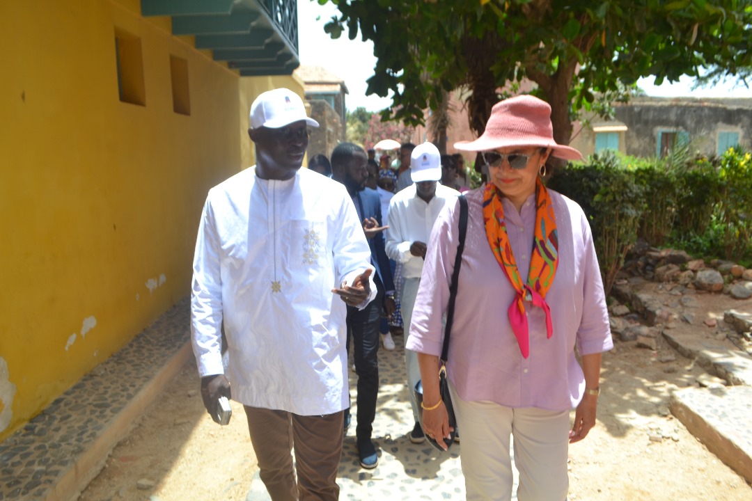 Île de Gorée : Les réactions du Maire, Me Augustin Senghor et de la Sous Secrétaire d’État des USA, Uzra Zeya