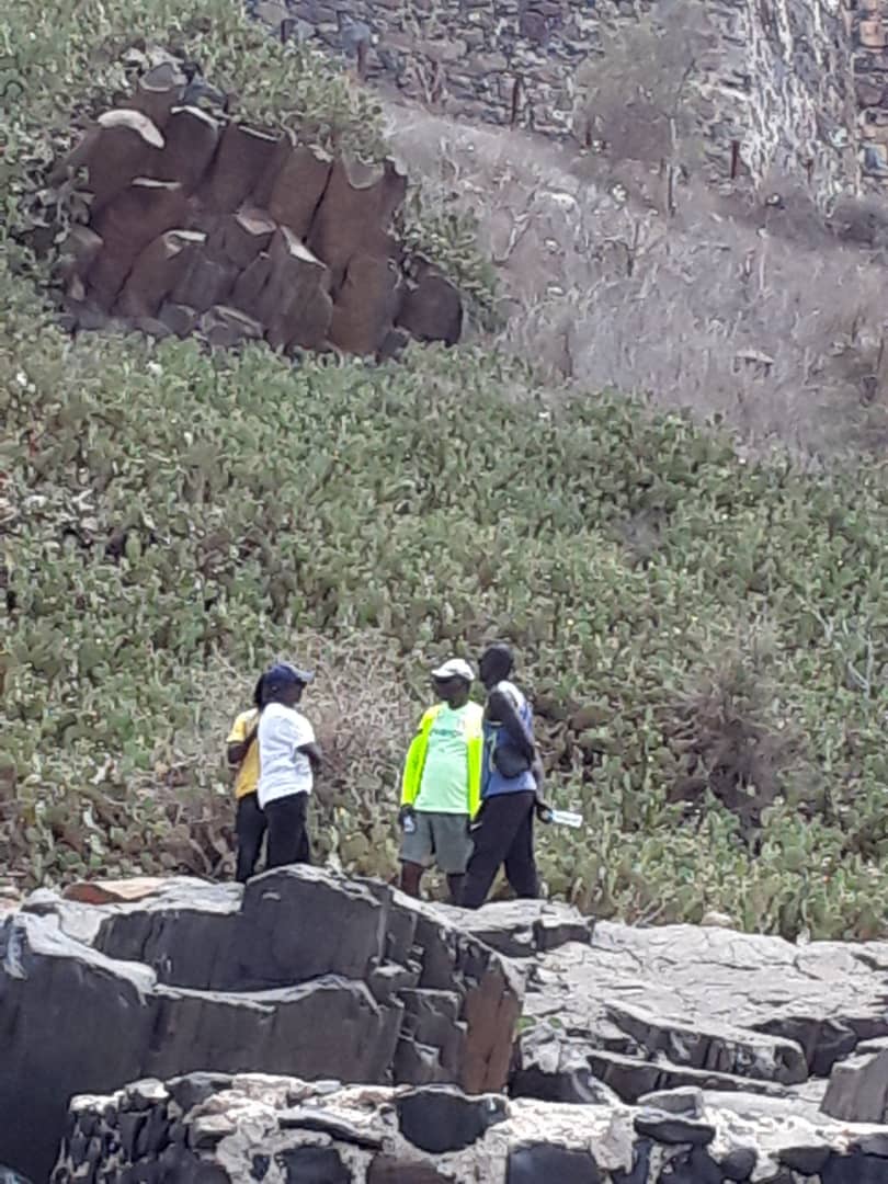 Randonnée : Le Maire de Gorée et son équipe visitent le chantier des sentiers naturels du Castel avant l’inauguration