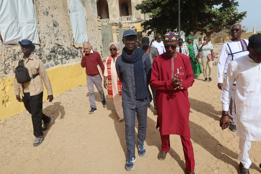 Visite du Patrimoine culturel mondial de l’île de Gorée par le Secrétaire d’État M. Bocar SARR